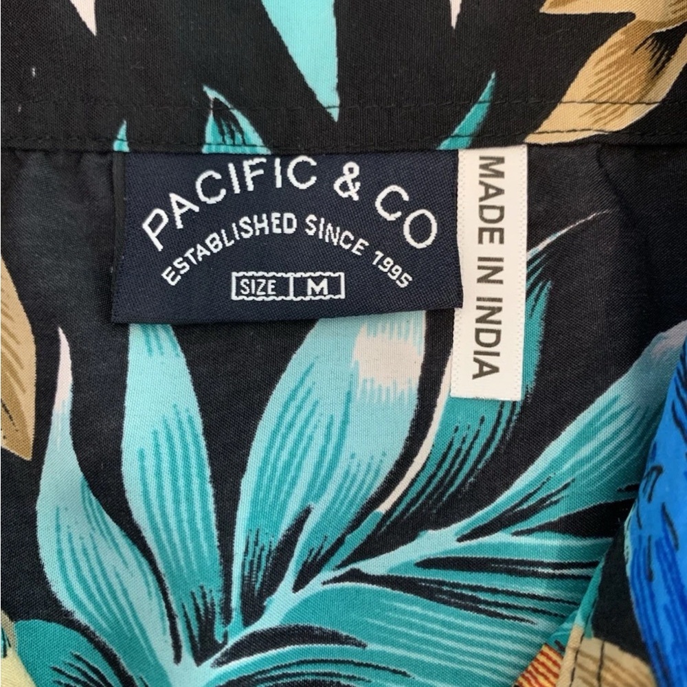 Pacific Company Men’s Hawaiian shirt Medium Floral Beach Parrot Print Magnum PI - Picture 11 of 14